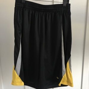 Nike athletic shorts size L